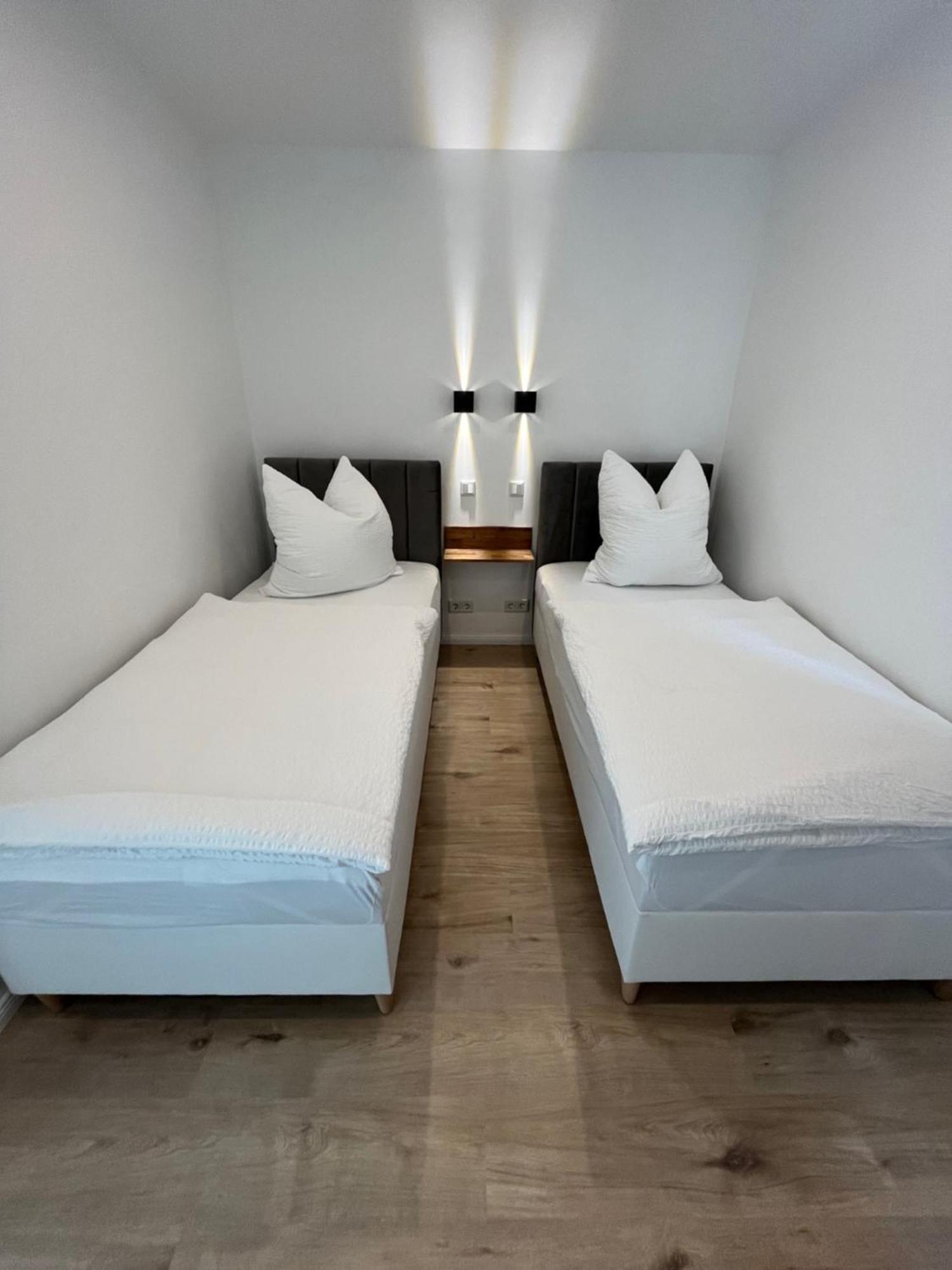 Remise 23A - 2Schlafzimmer Unterkunft Fuer 4-Koepfige Familie Schonefeld Bagian luar foto