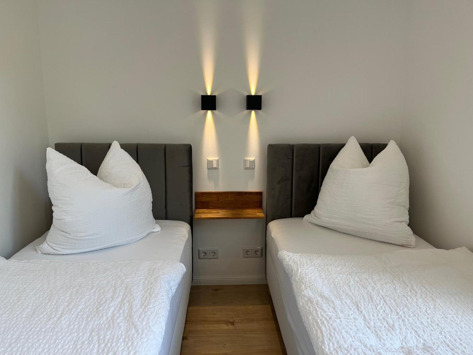 Remise 23A - 2Schlafzimmer Unterkunft Fuer 4-Koepfige Familie Schonefeld Bagian luar foto